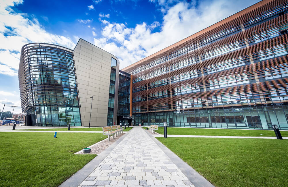 Study at De Montfort University, UK 